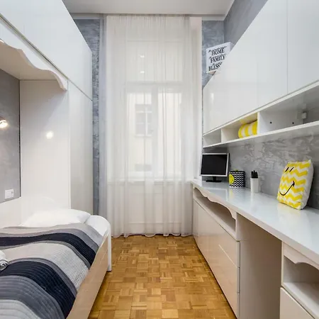 Glamorous City Center Lodging #68 Apartment