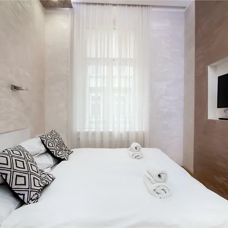 Apartment Glamorous City Center Lodging #68 *