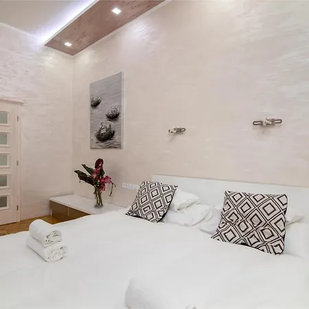Glamorous City Center Lodging #68 Apartment Prague